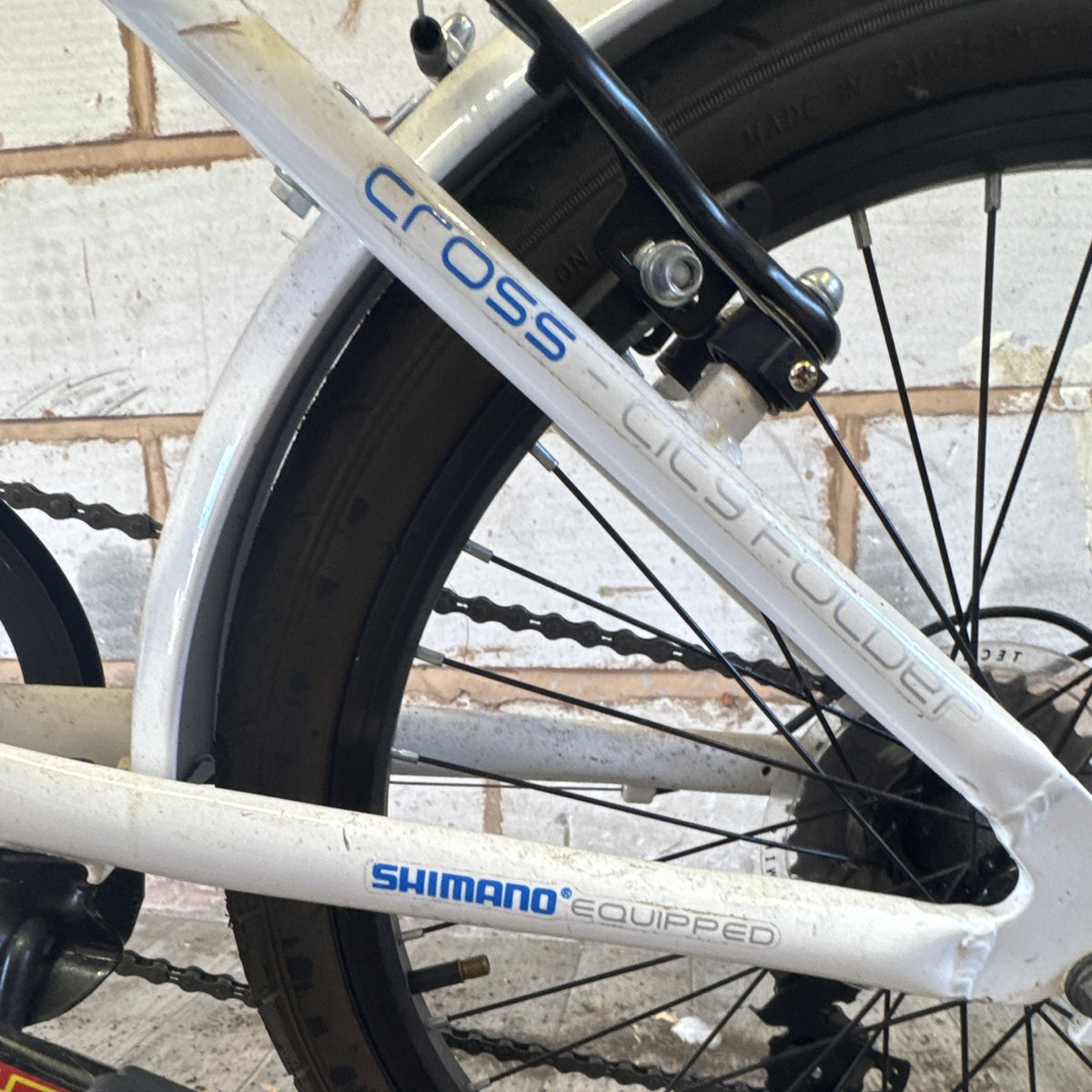 Cross CRF300 20in Folding Bike 6-Speed Shimano Derailleur Grip Shifter White