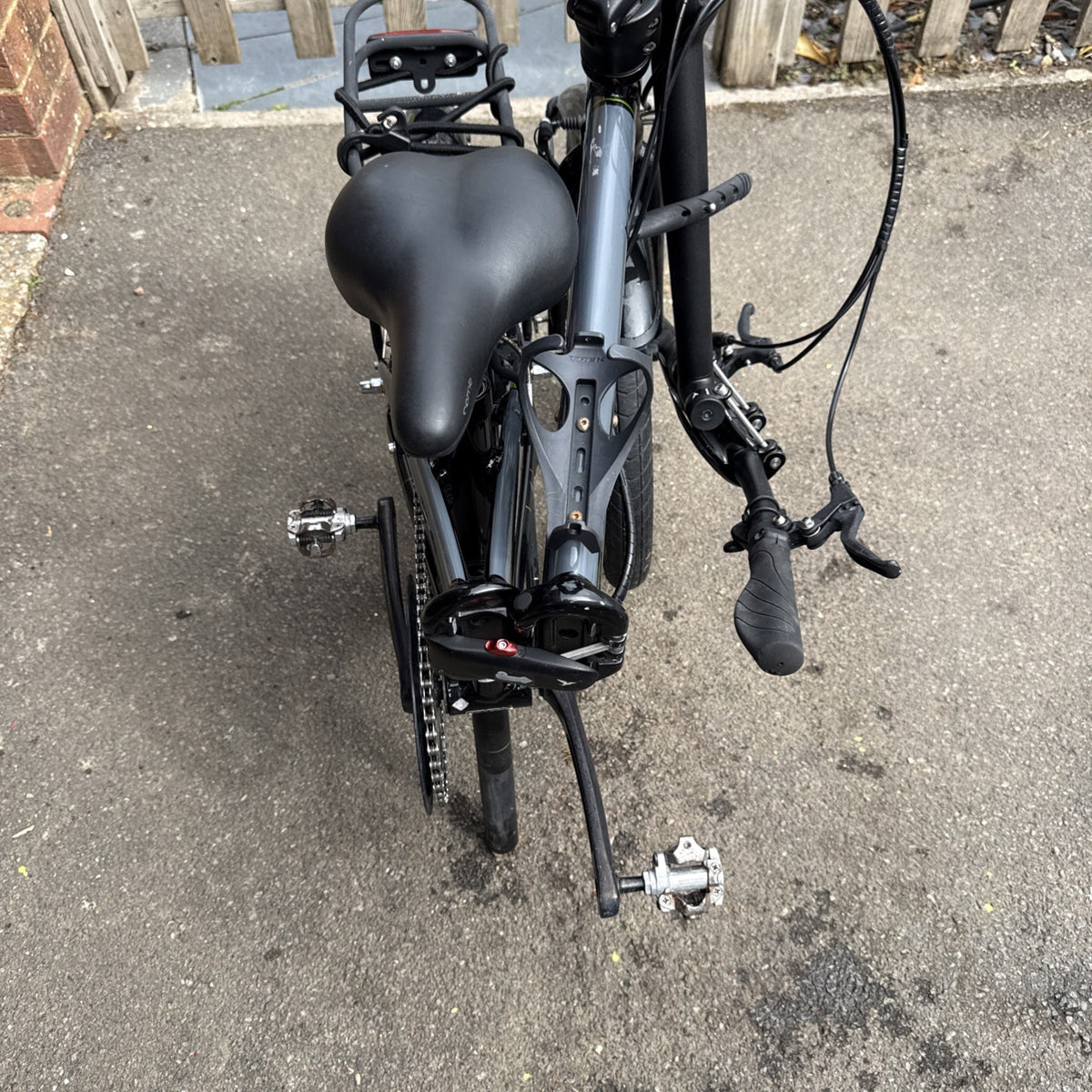 Tern Link D7i  Folding Bike 7-Speed V-Brakes Rack Mudguards Black/Grey