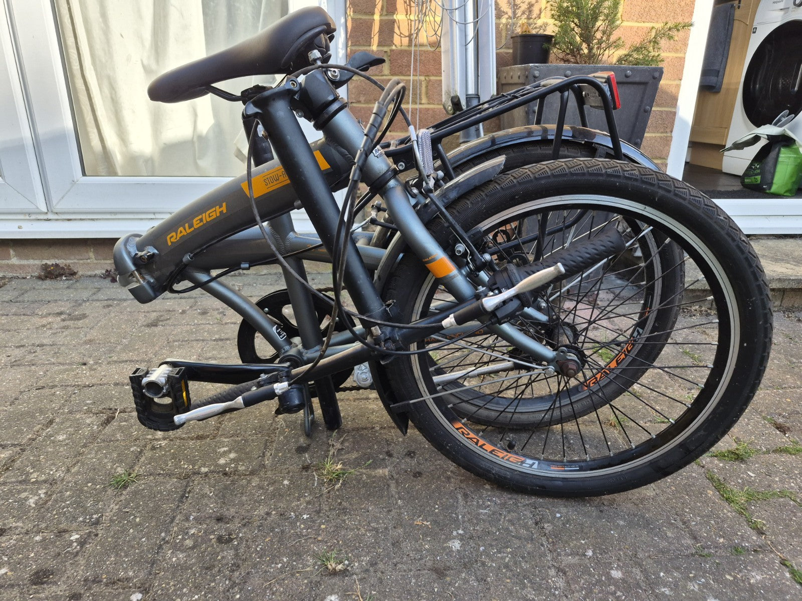 Raleigh Stowaway 20 inch folding bike