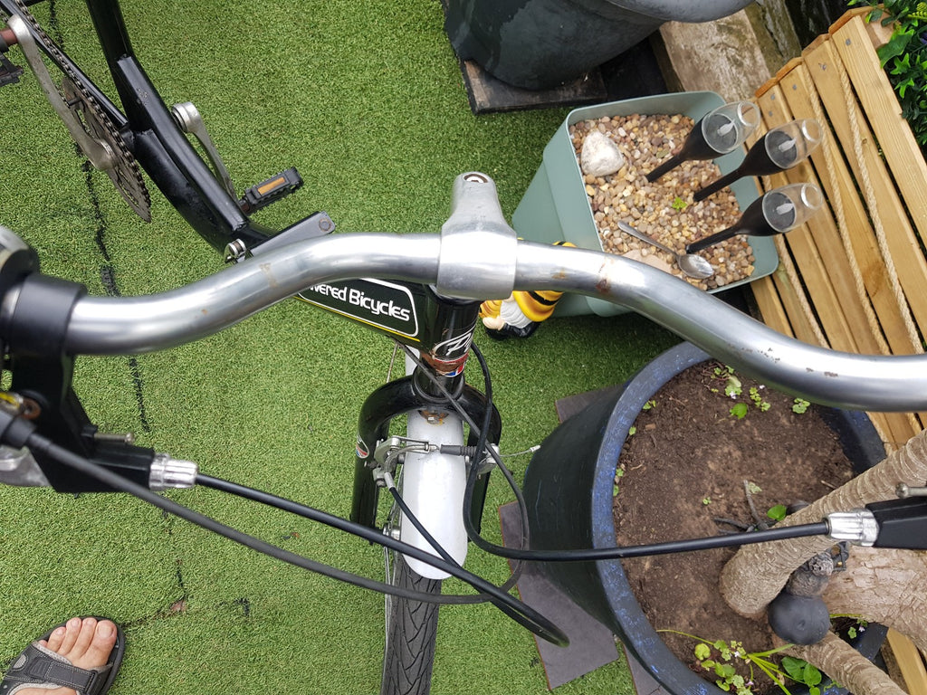 ADULT TRIKE 20 " WHEELS ....6 GEARS ...COMFORT SEAT..FOLDING
