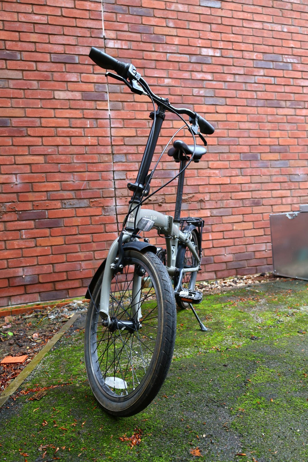Raleigh Evo Two, folding bike, 7 speed 20" wheels - comes with extra accesories
