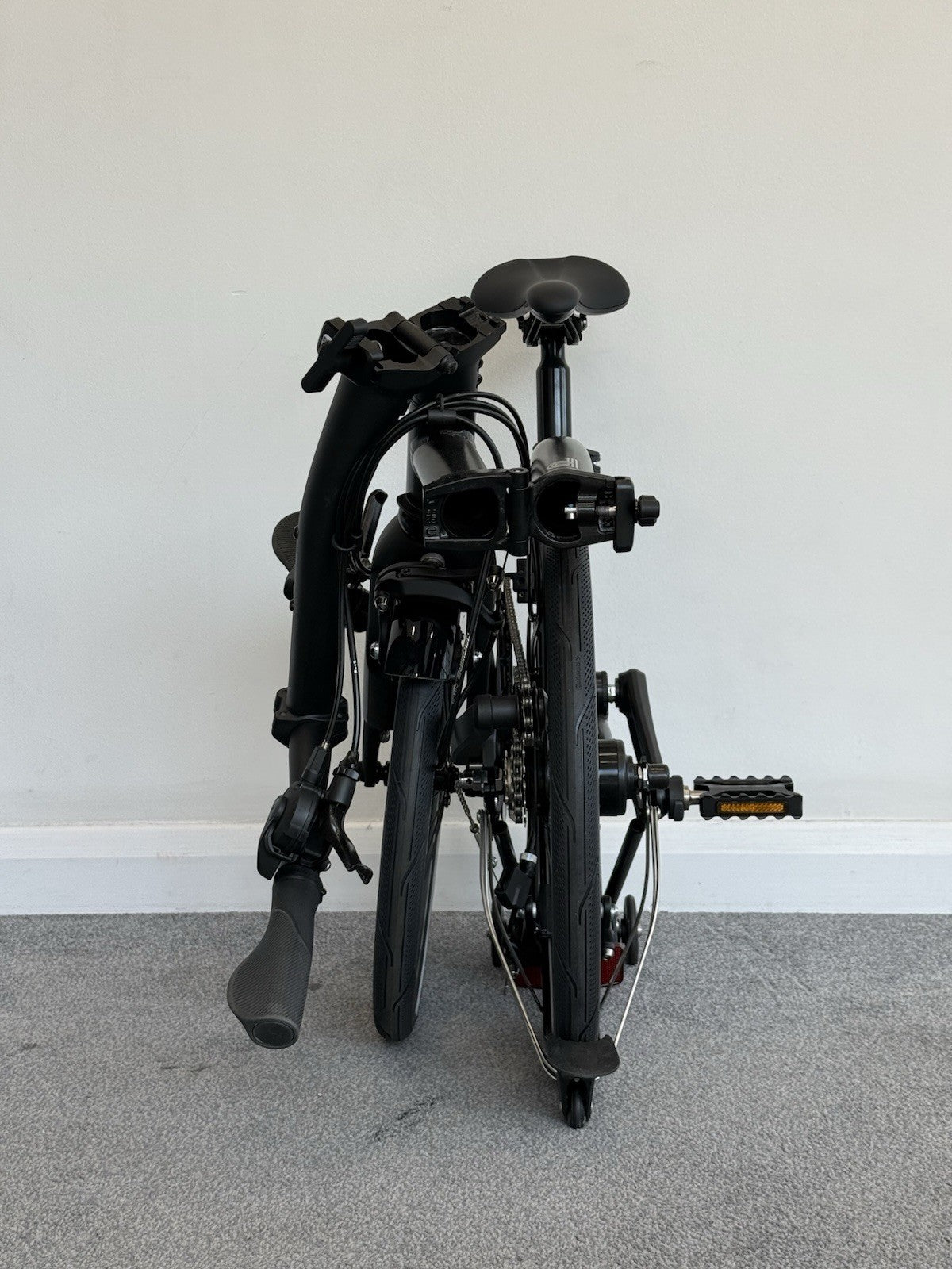 Brompton Folding Bike 12 Speed P Line Low Bar Excellent Condition Black Colour