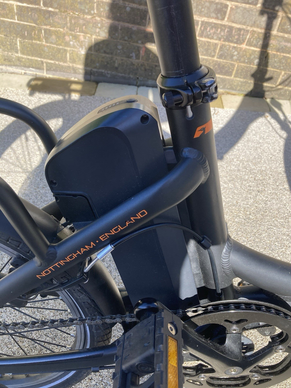 Raleigh Stow-E-Way 20" Folding Bike Black With Cycl Indicator Lights
