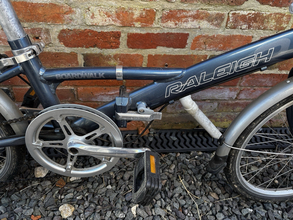 Raleigh Boardwalk Lite Folding Bike 20” Wheel 6-Speed Alloy Frame Rack & Bell