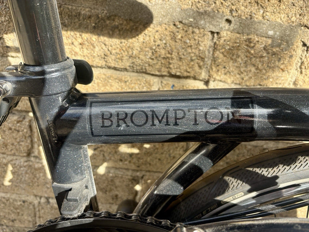 Brompton 2025 P Line 4-Speed Folding Bike – Midnight Black – Excellent Condition