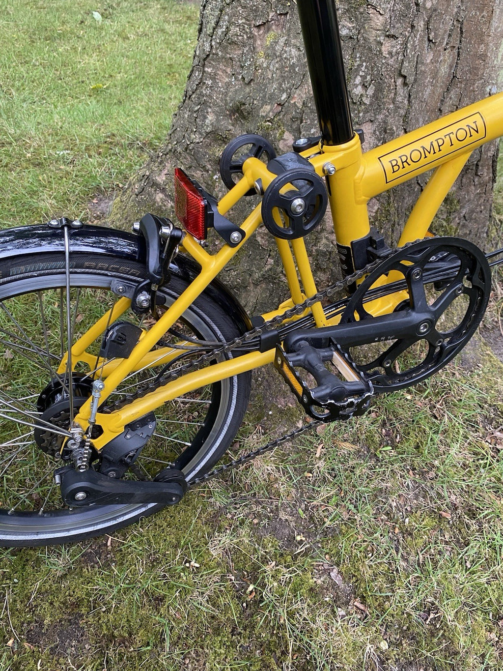 Brompton bike C-line 12-speed 2025 mid bar In bumblebee yellow