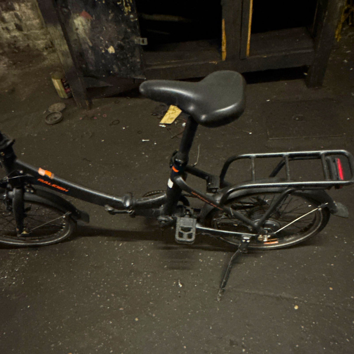 Raleigh Folding Bike Black 20 in Wheels M Frame V-Brakes Flat Bar Adj Seat