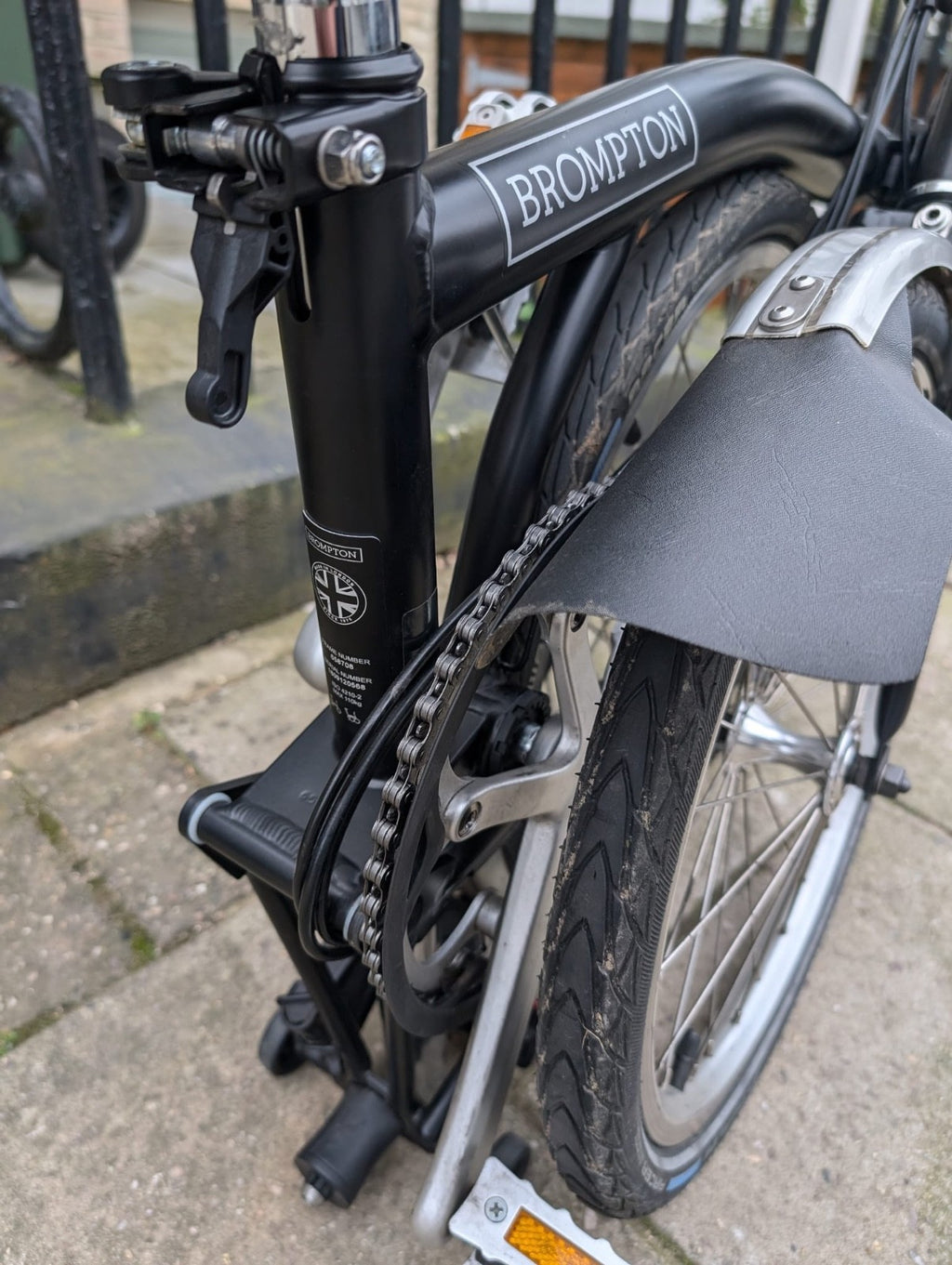Brompton C Line mid 6 Speed M6L Folding bicycle in Black -used recently serviced