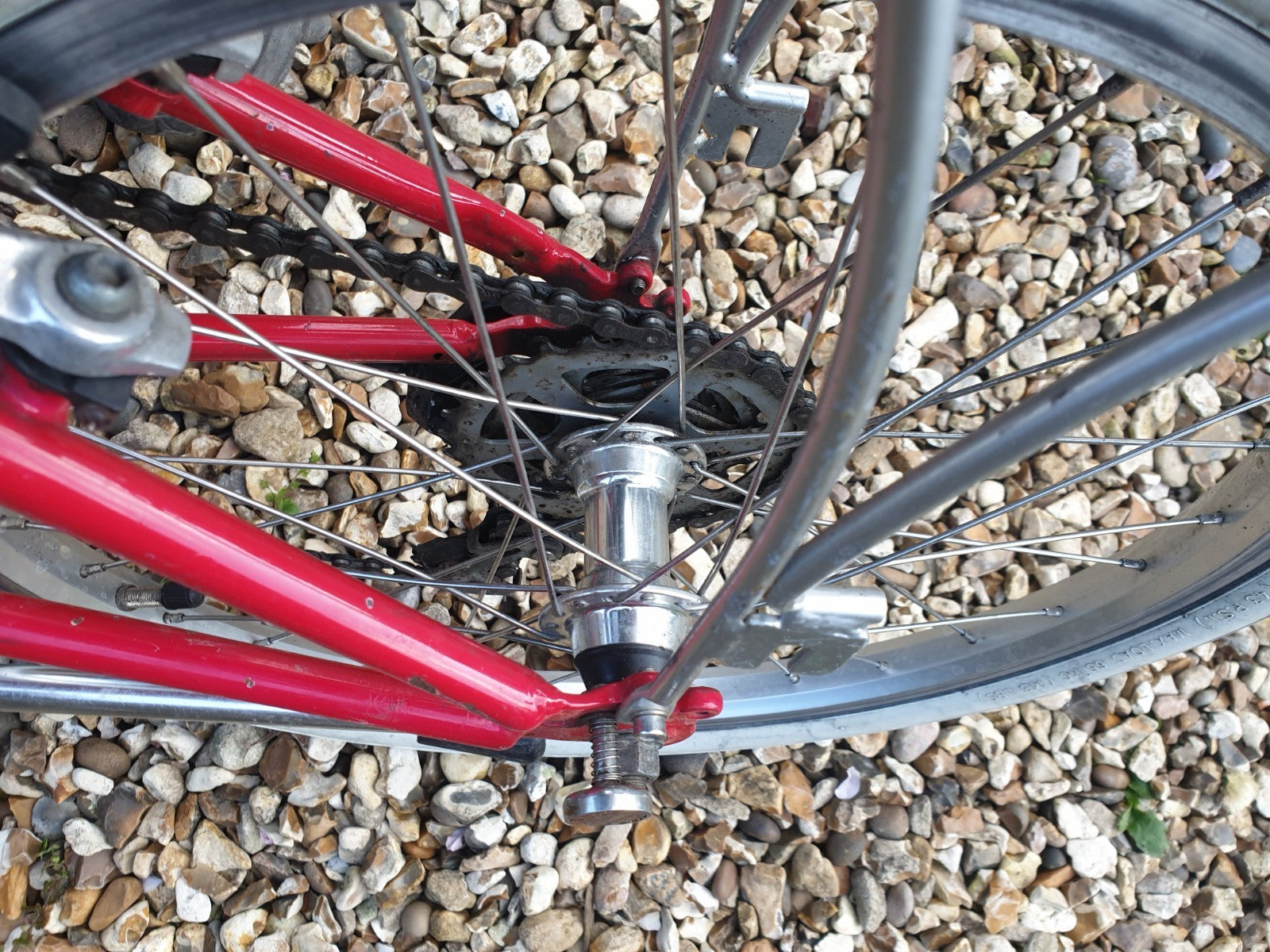 Dahon Speed D7 with pump in the Seatpost. 7 speed rapid rise gears.