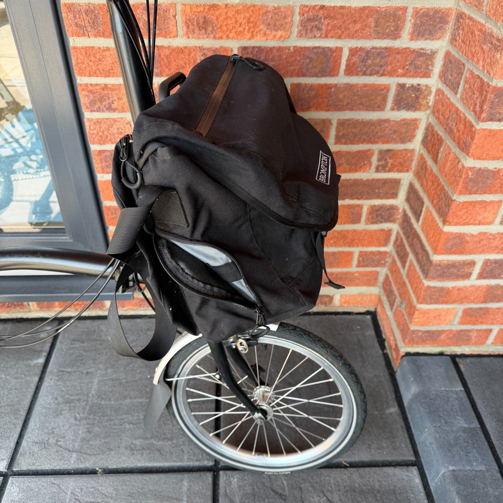 Brompton MK2 Classic 6 speed in very good condition including front bag