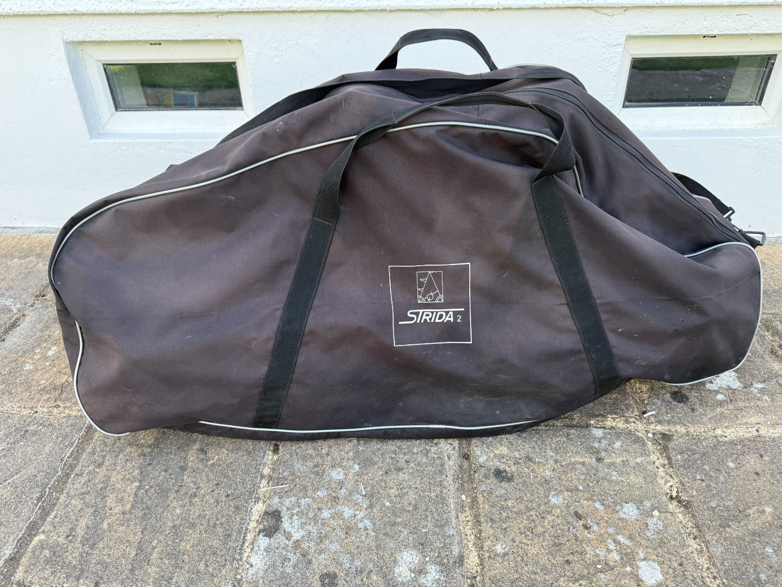 STRIDA MK.2 Folding Bike with carry shoulder bag