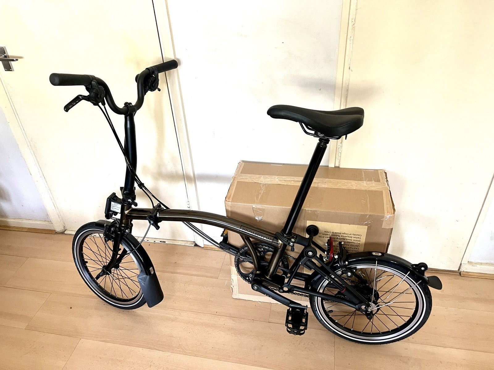 Brompton C Line Explore, 6-Speed, Black Lacquer, Black Ed, One Size Handlebar