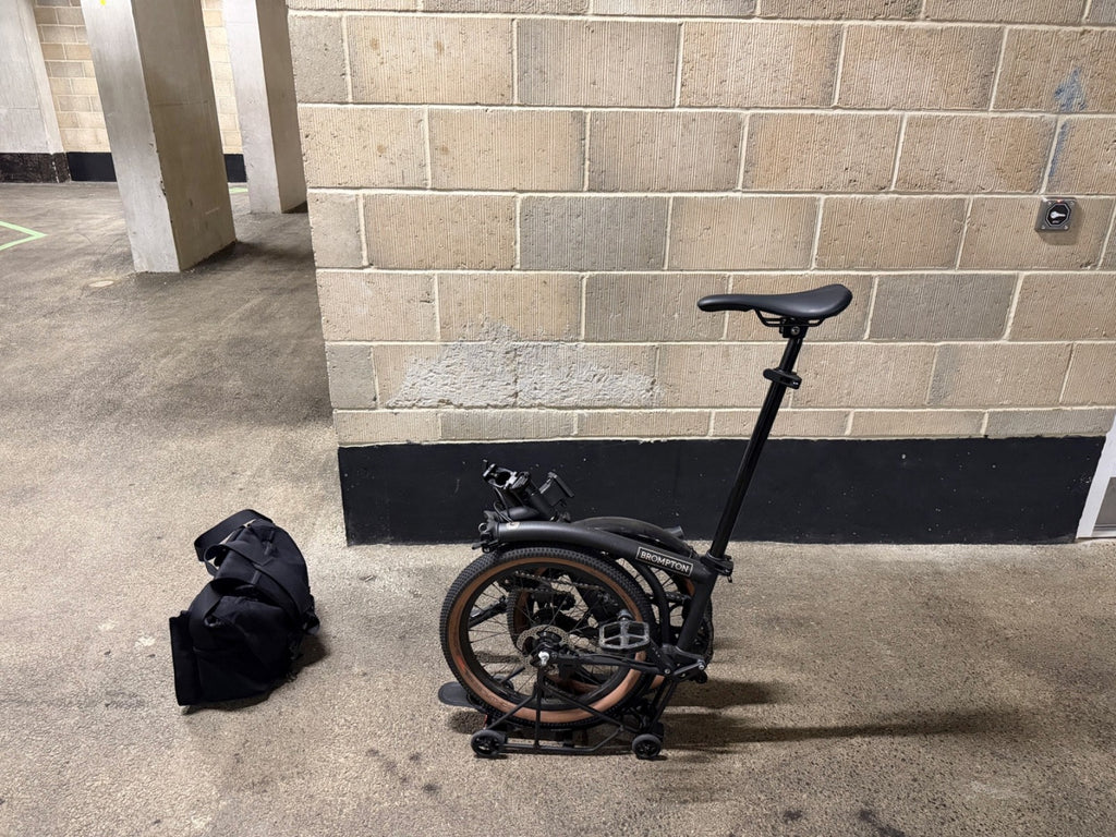Brompton G Line 8-Speed Folding Bike Large – Space Black + Metro Messenger Bag