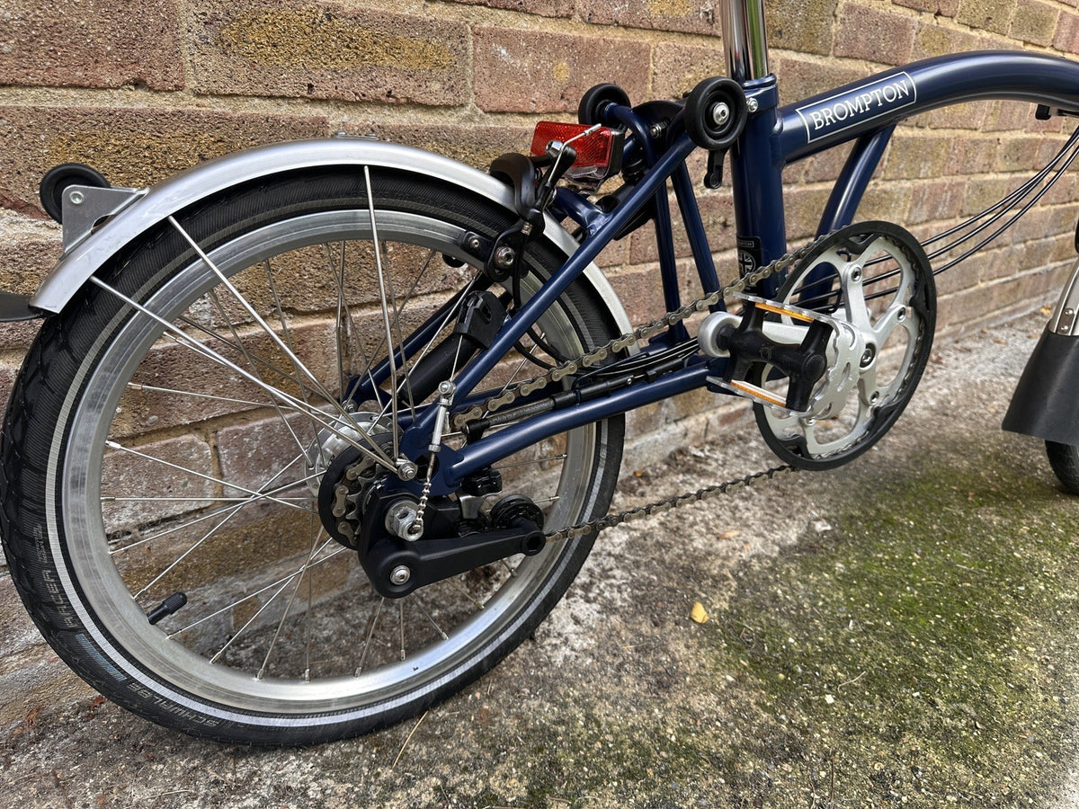 Brompton C Line Explore 2024 6-Speed, Tempest Blue, Excellent Condition, Lights