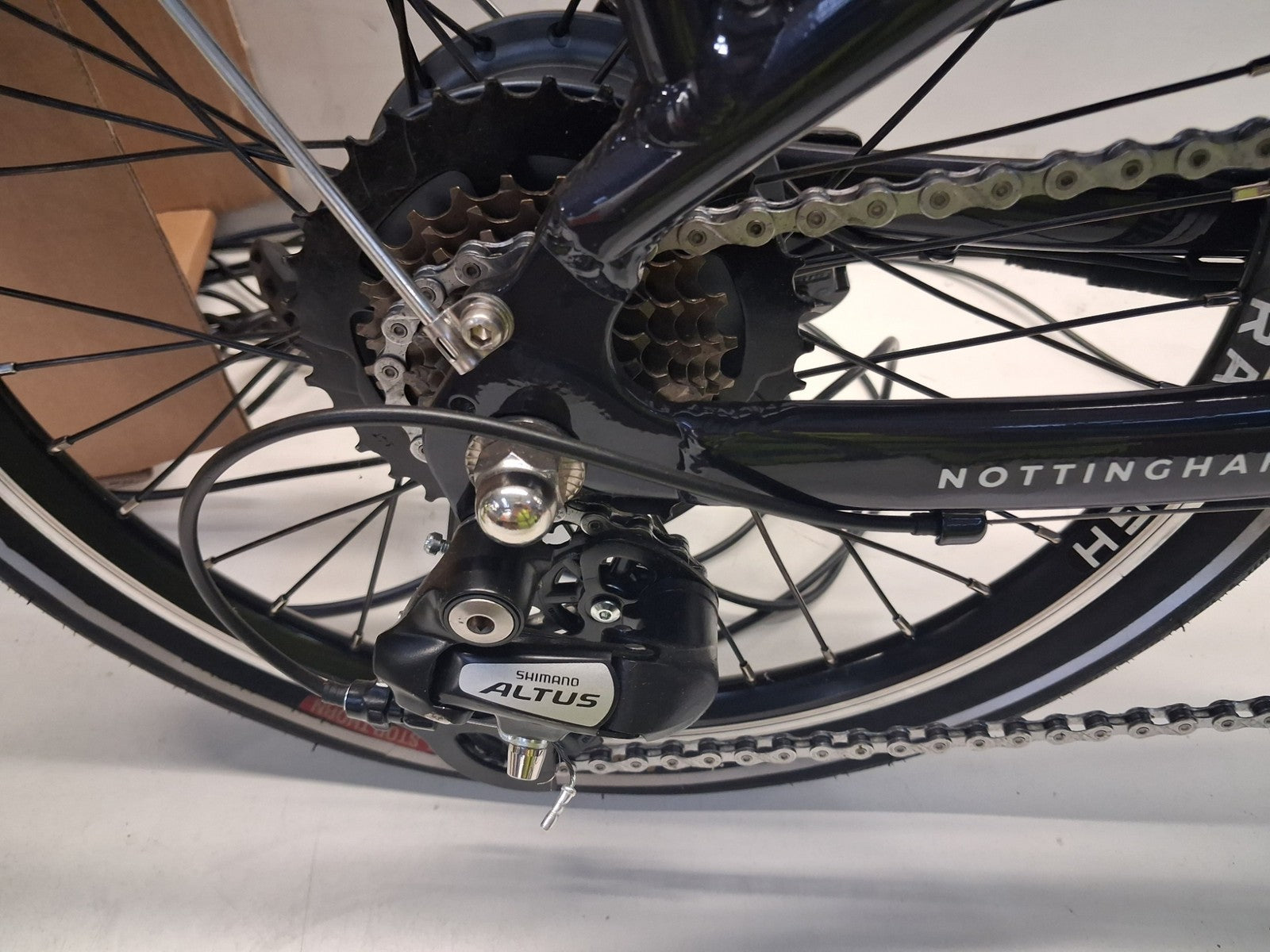 Raleigh Stow-E-Way Folding 7-Speed 20" Wheel Alloy E--Bike Dark Blue (Scratched)