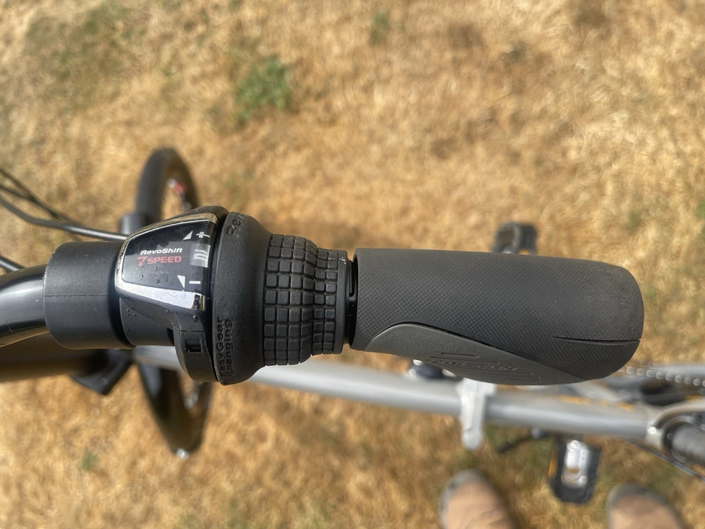 Raleigh Evo Two Folding Bike Excellent Condition Collection Only