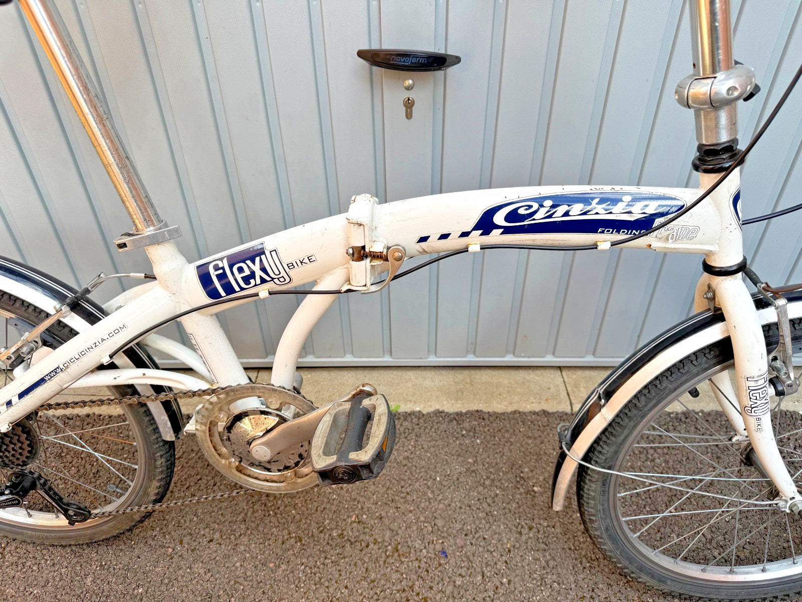 Unisex Mens Womens White Italian Cinzia Flexy Folding Bike