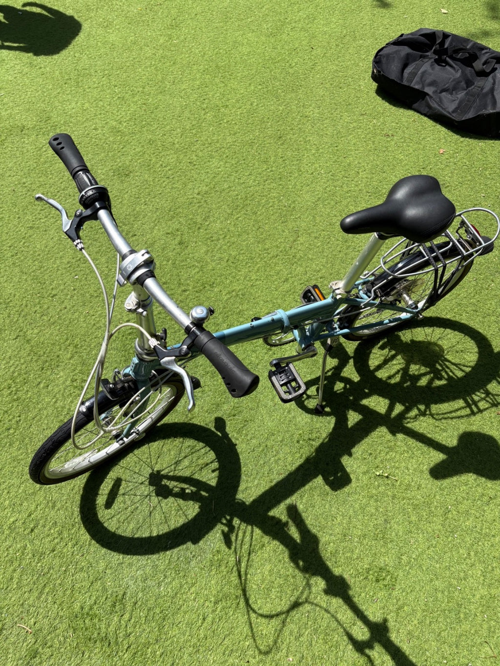 Dahon Speed 7 light blue folding bike. Very good condition