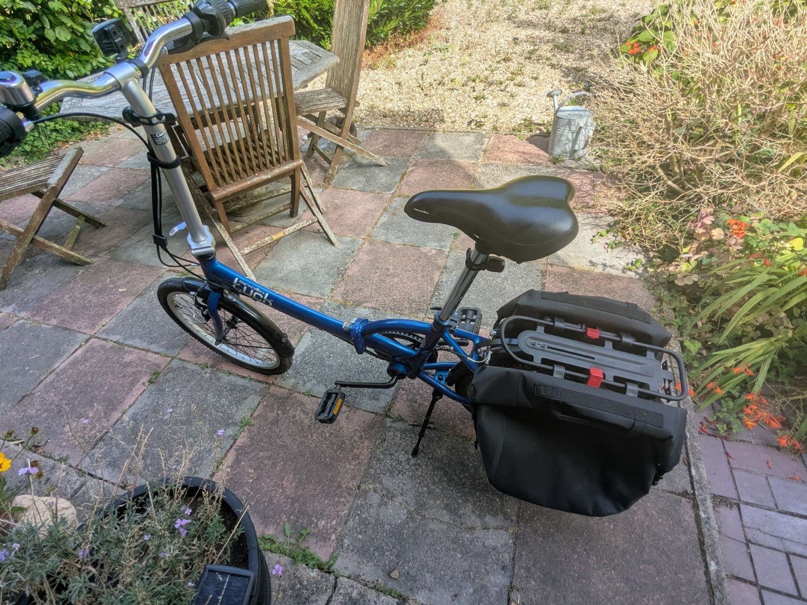 Apollo Tuck Folding Bike 20" Wheels, 6 speed, Blue, kickstand, LED lights, rack