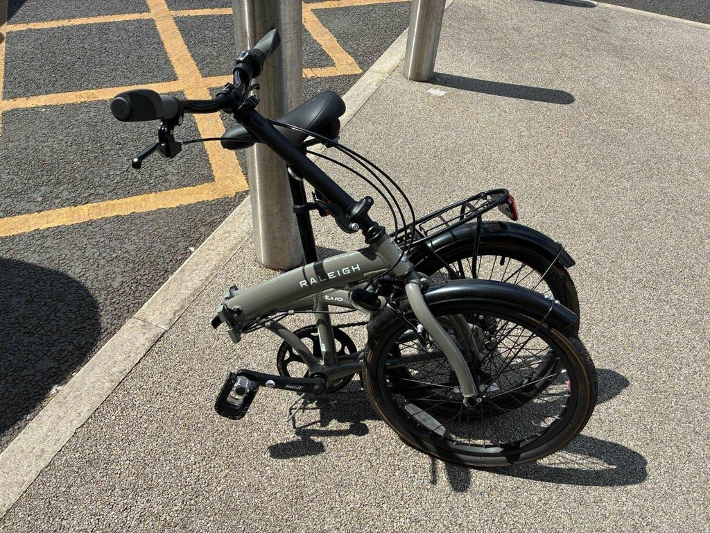 Raleigh Evo 20in Folding Bike Grey/Black, Rear Rack & Mudguards, V-Brakes