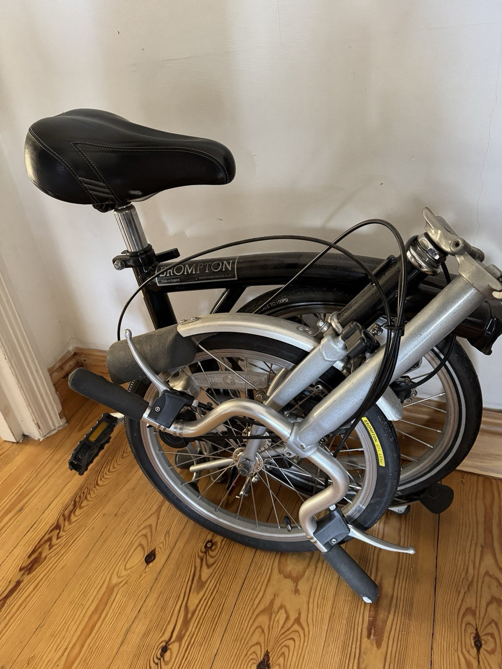 Brompton M3L Folding Bike – 3 Speed – Black – Compact Commuter
