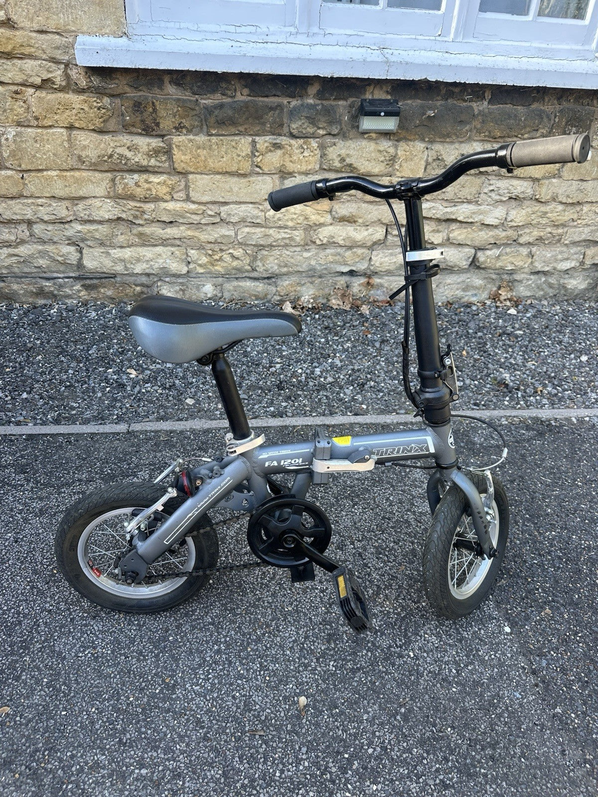 Trinx FA1201 12in Folding Bike Grey/Black Adjustable Seat 1 Speed FA1201