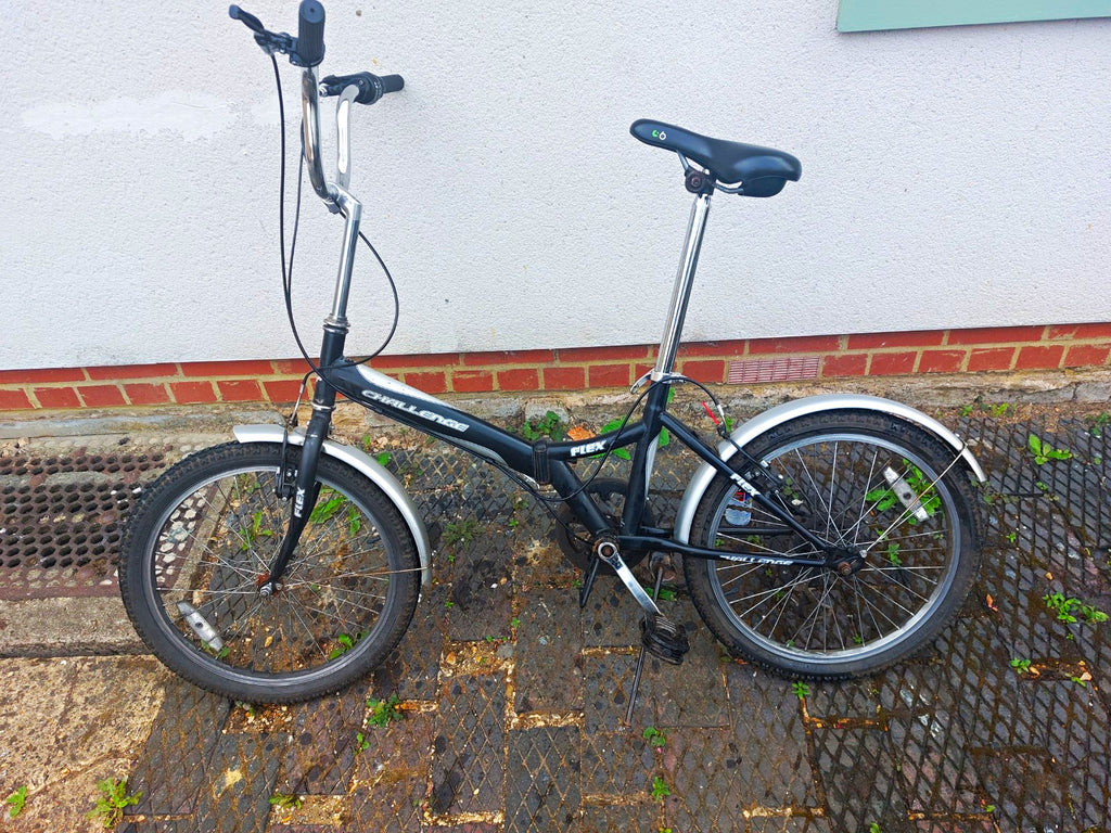 Challenge Flex Folding Bike+2 Lockers+wheel Pump