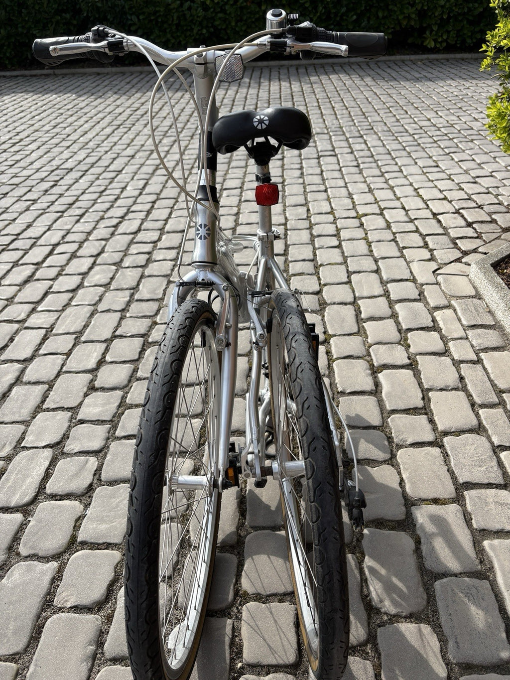 Dahon Espresso Folding Bike 26in wheels silver