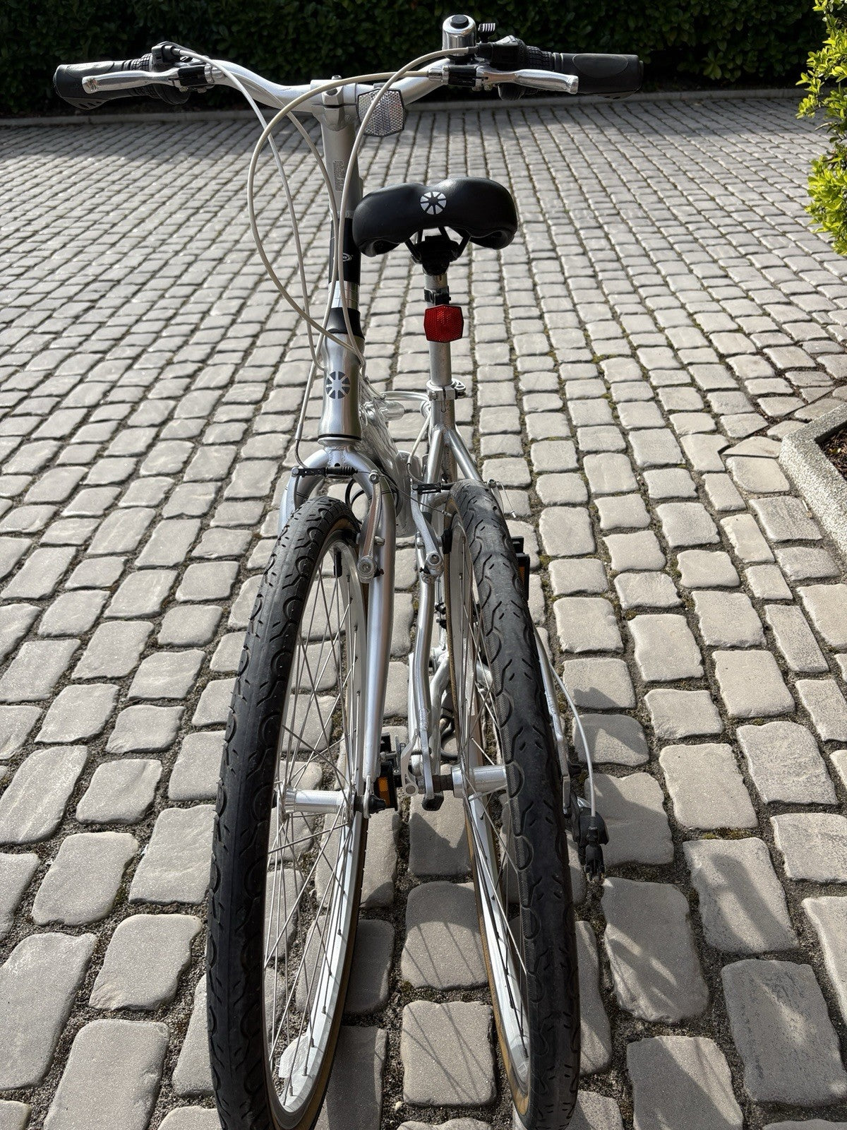 Dahon Espresso Folding Bike 26in wheels silver