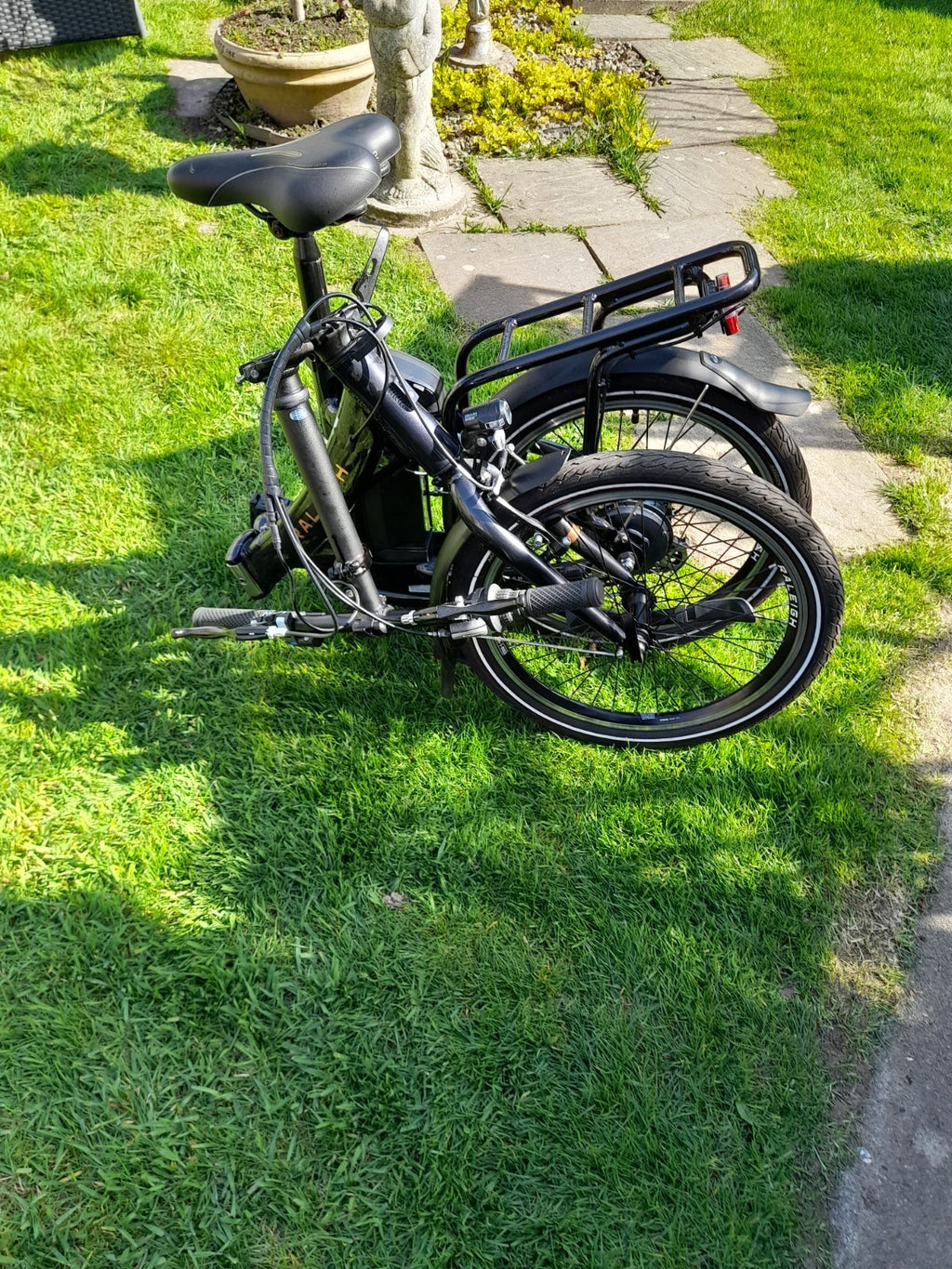 Raleigh  Folding bike, really good condition.