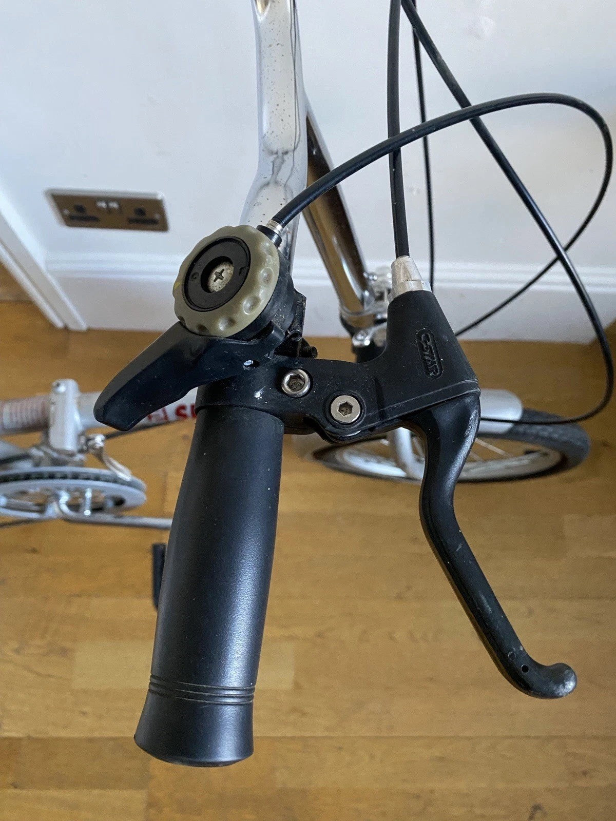 Sea Sure Folding Bike Excellent Condition 6 Speed With Carry Bag
