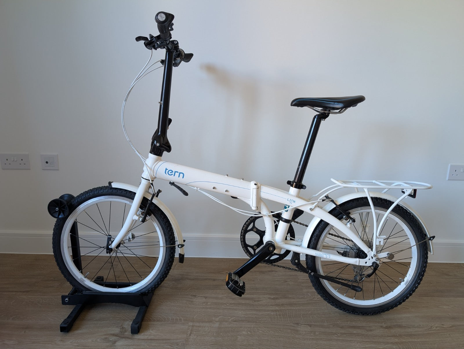 Tern Link P9 Folding Bike – White – Great Condition