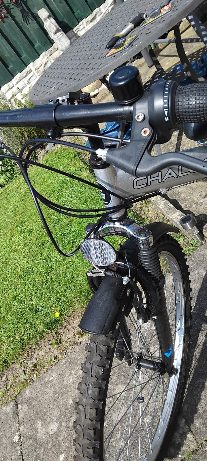 26in. Challenge Gauntlet folding mountain bike. 18 Gears