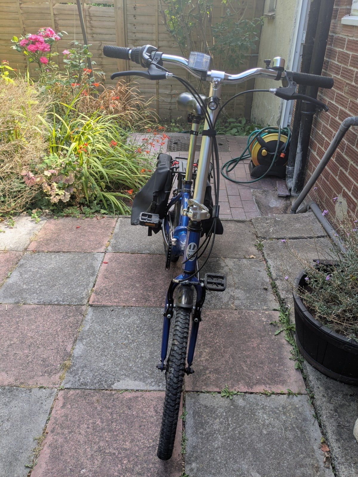 Apollo Tuck Folding Bike 20" Wheels, 6 speed, Blue, kickstand, LED lights, rack