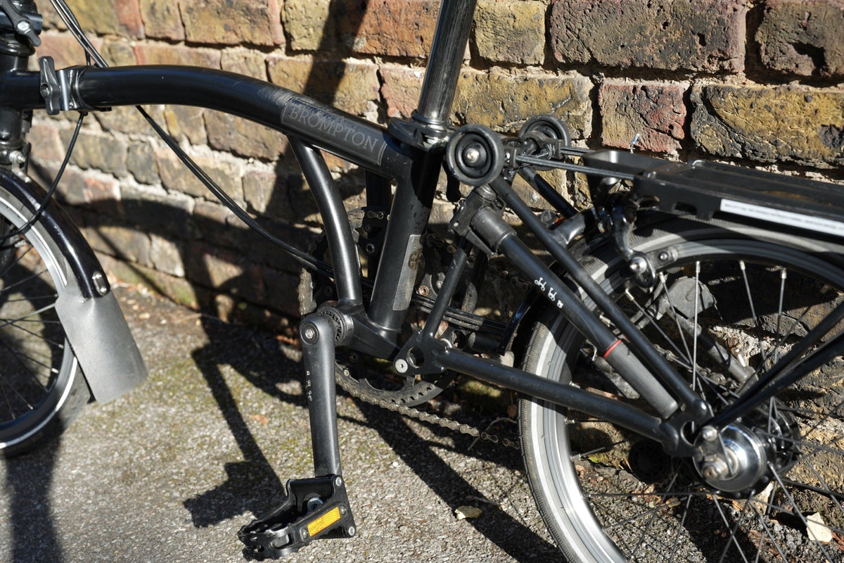 M6L Black Edition brompton folding bike with rack