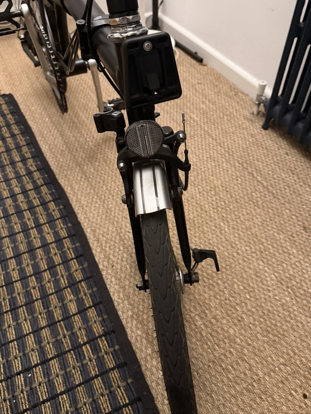 Brompton M6L black Folding Bike 16 in Wheels Black 6 speed + carbon seat post