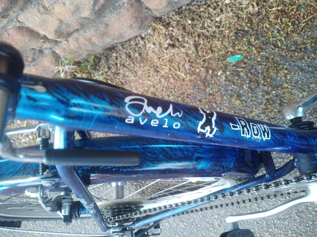 avelo x row folding bike 24-inch wheels