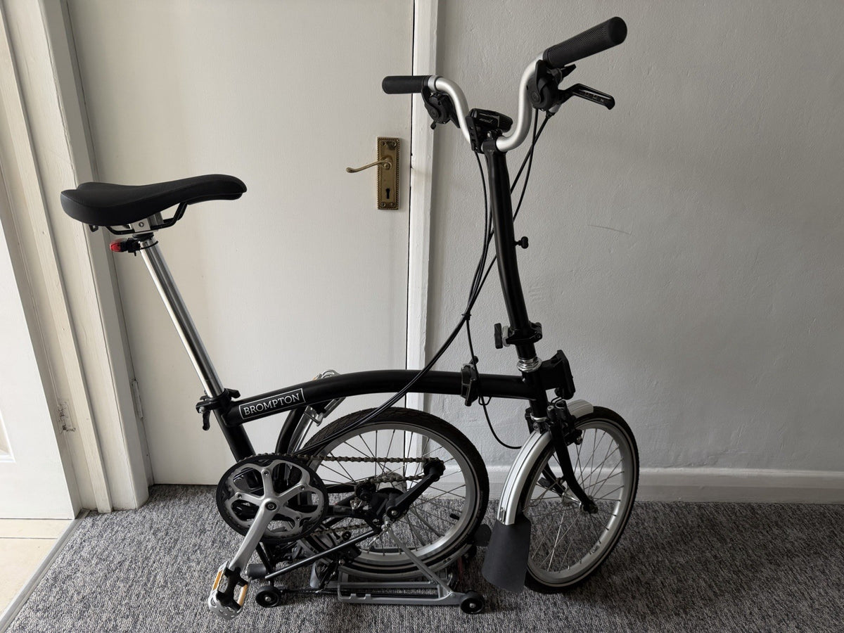 Brompton C Line H6R (6 Speed) folding bicycle - Black (MINT CONDITION!)
