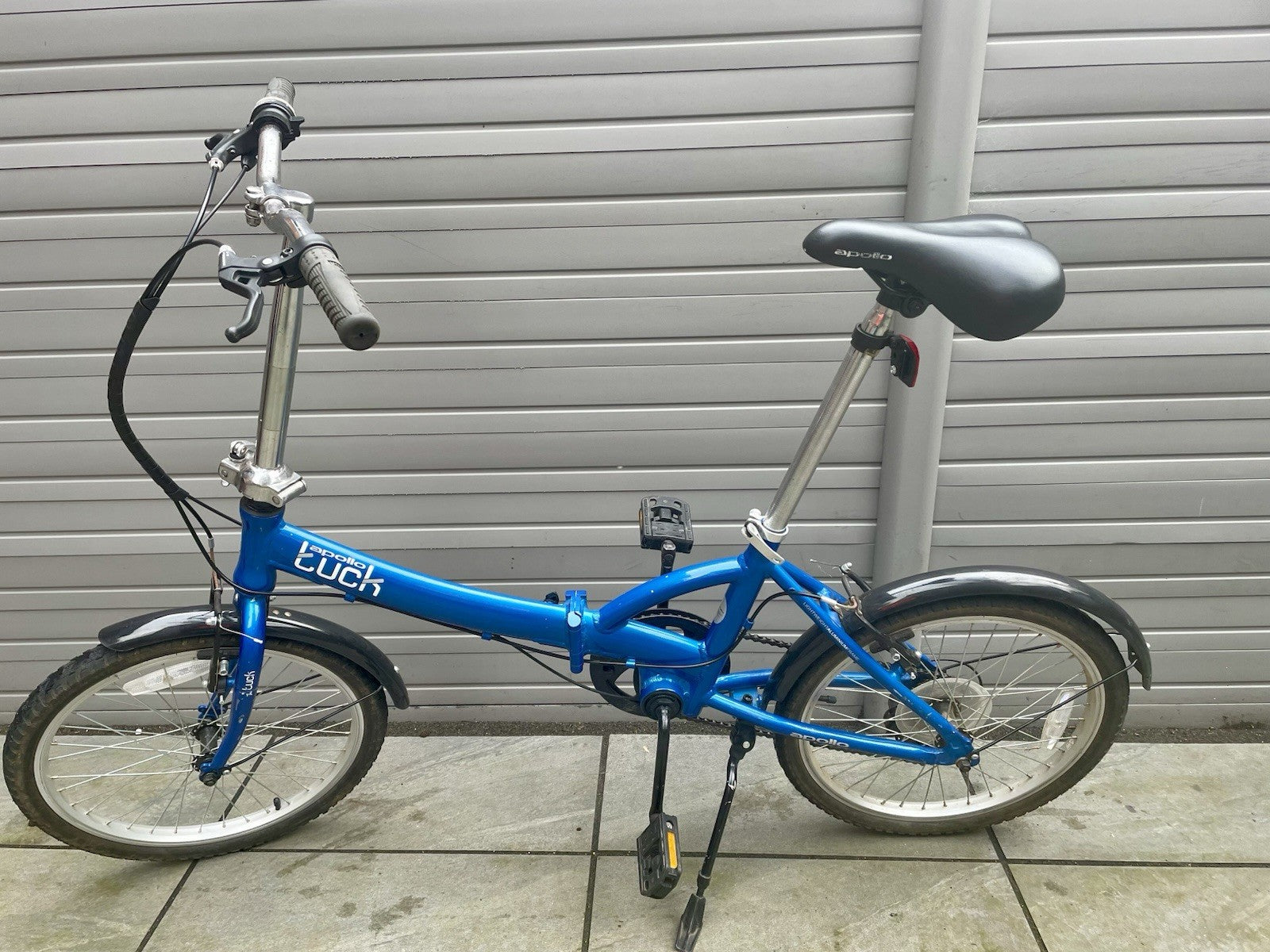 Apollo Tuck Folding Bike 20" 6-Speed
