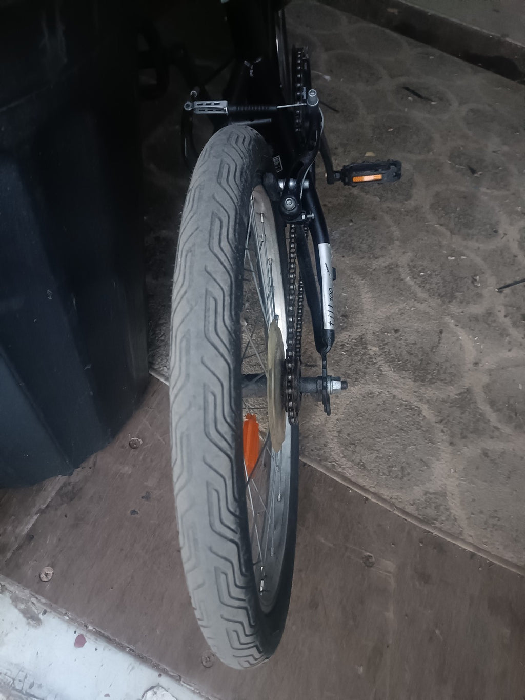 Decathlon B'Twin Folding Bike read in information