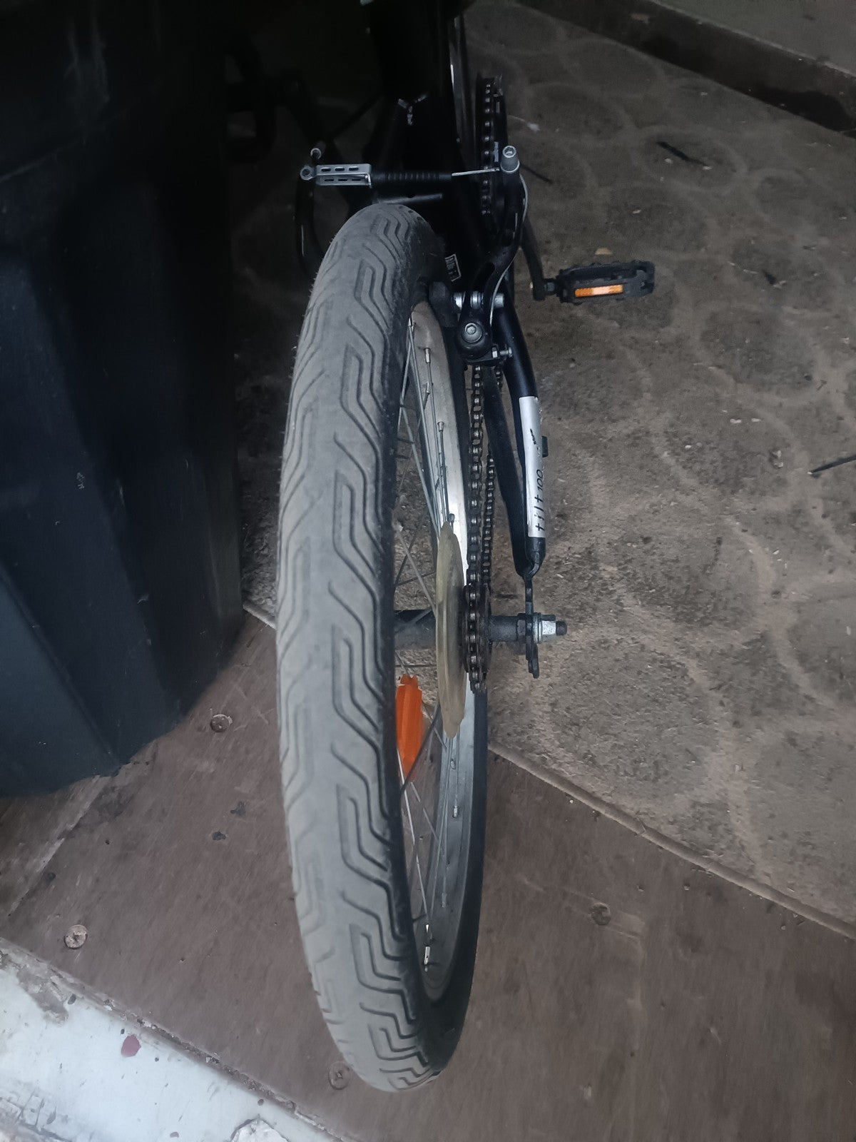 Decathlon B'Twin Folding Bike read in information