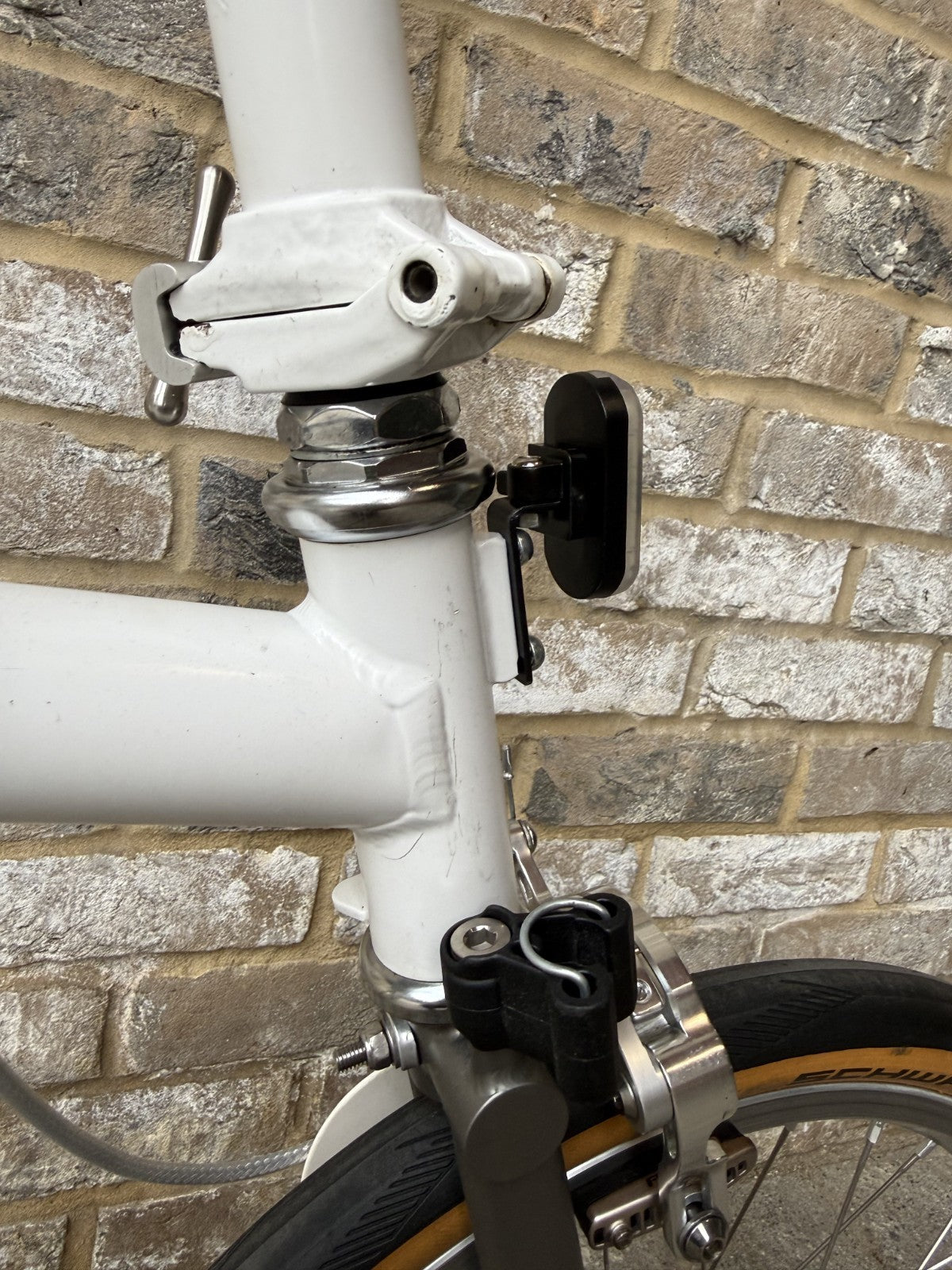 Brompton White Superlight Titanium S2E-X + OVER £400 UPGRADES - WORLDWIDE SHIP