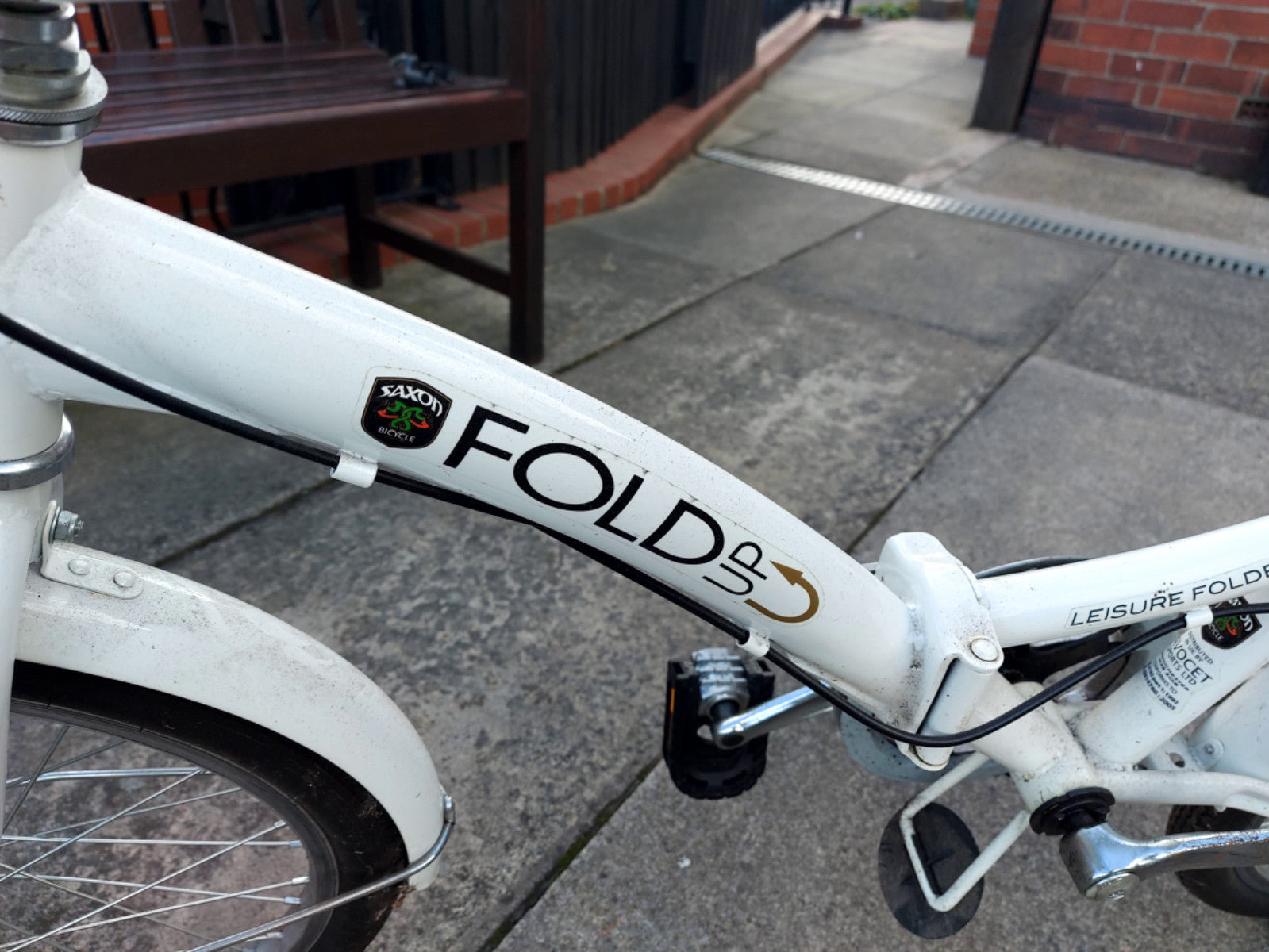 Saxon FoldUp Leisure Folding White Bike 20” Wheels. Avenir Comfort Plus Saddle.
