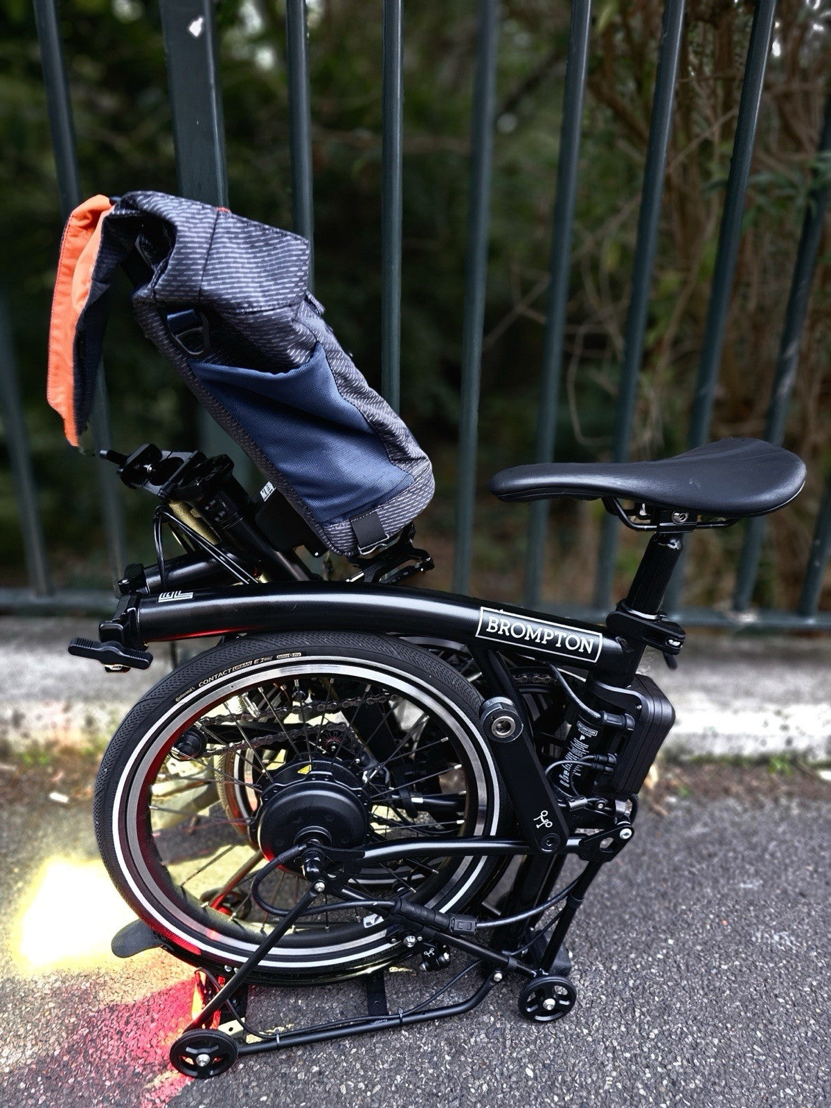 Brompton P line latest model with rear wheel motor, carbon fibre fork 2025