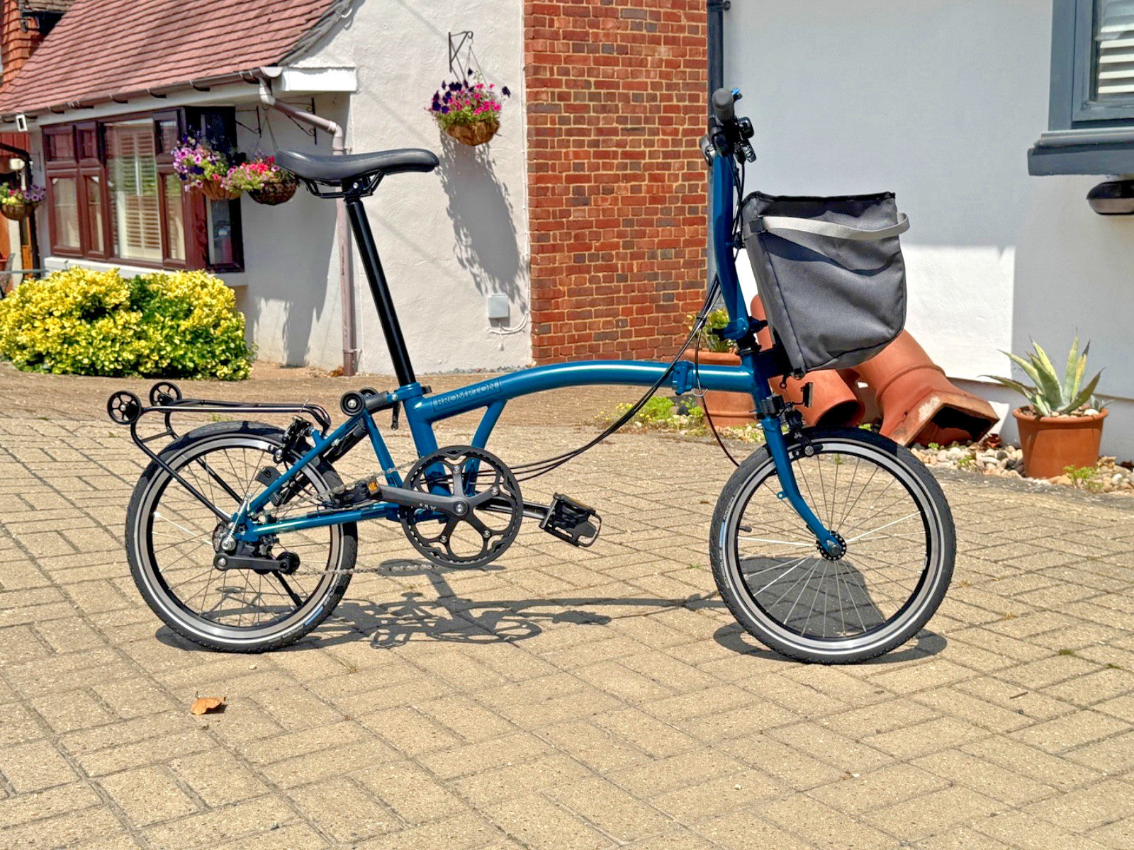 Brompton C Line Ocean 6 SPEED - Original British Folding Bike - with storage bag
