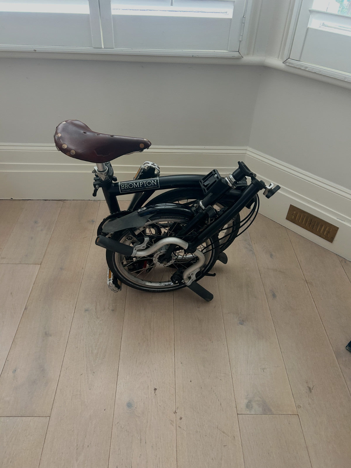 Brompton 2-Speed Black 2014 – Barely Used,  Brooks Saddle/Brompton/Barbour Bag