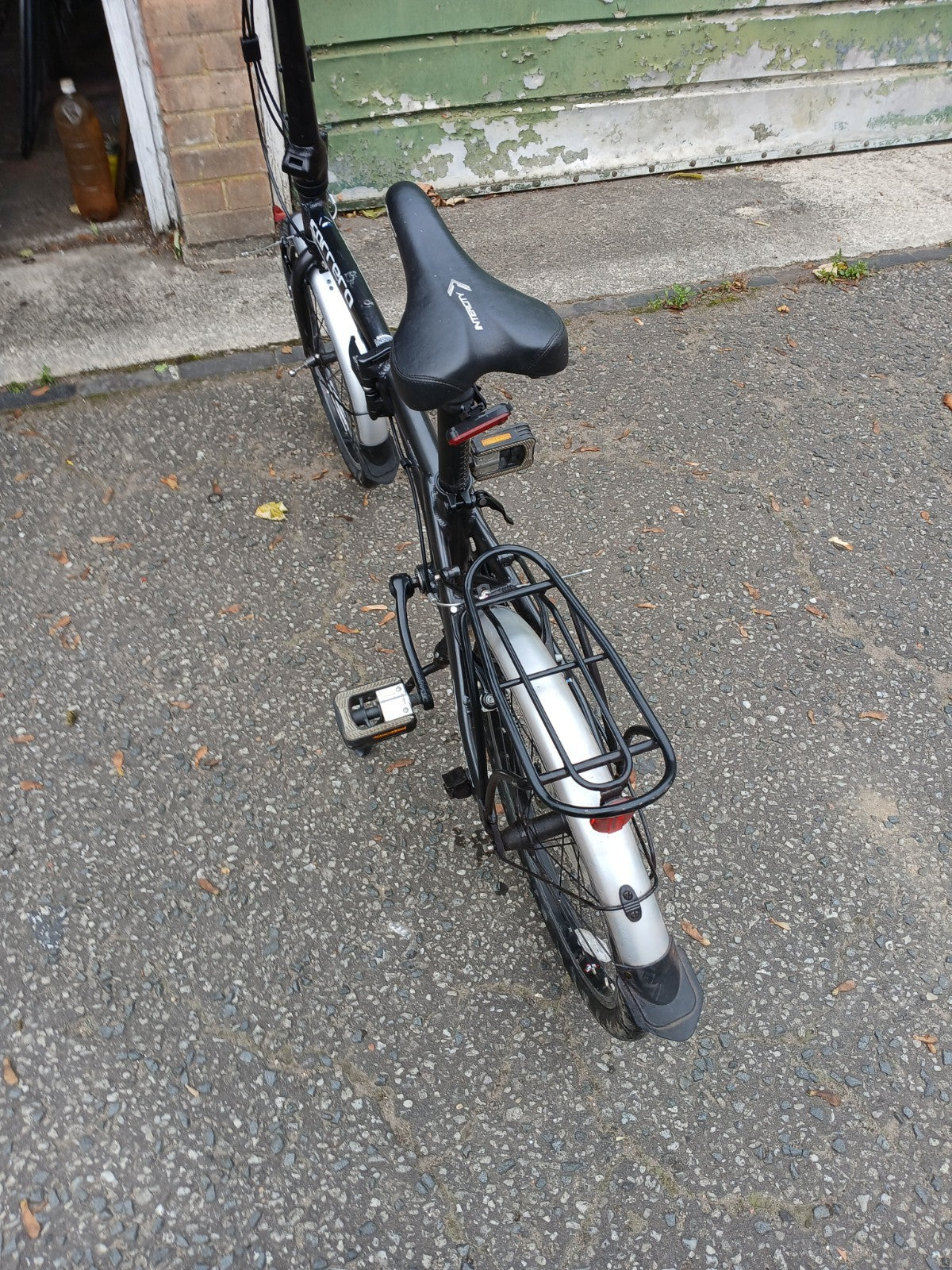 Carrera INTERCITY 20" 8 Speed Folding Bike/bicycle
